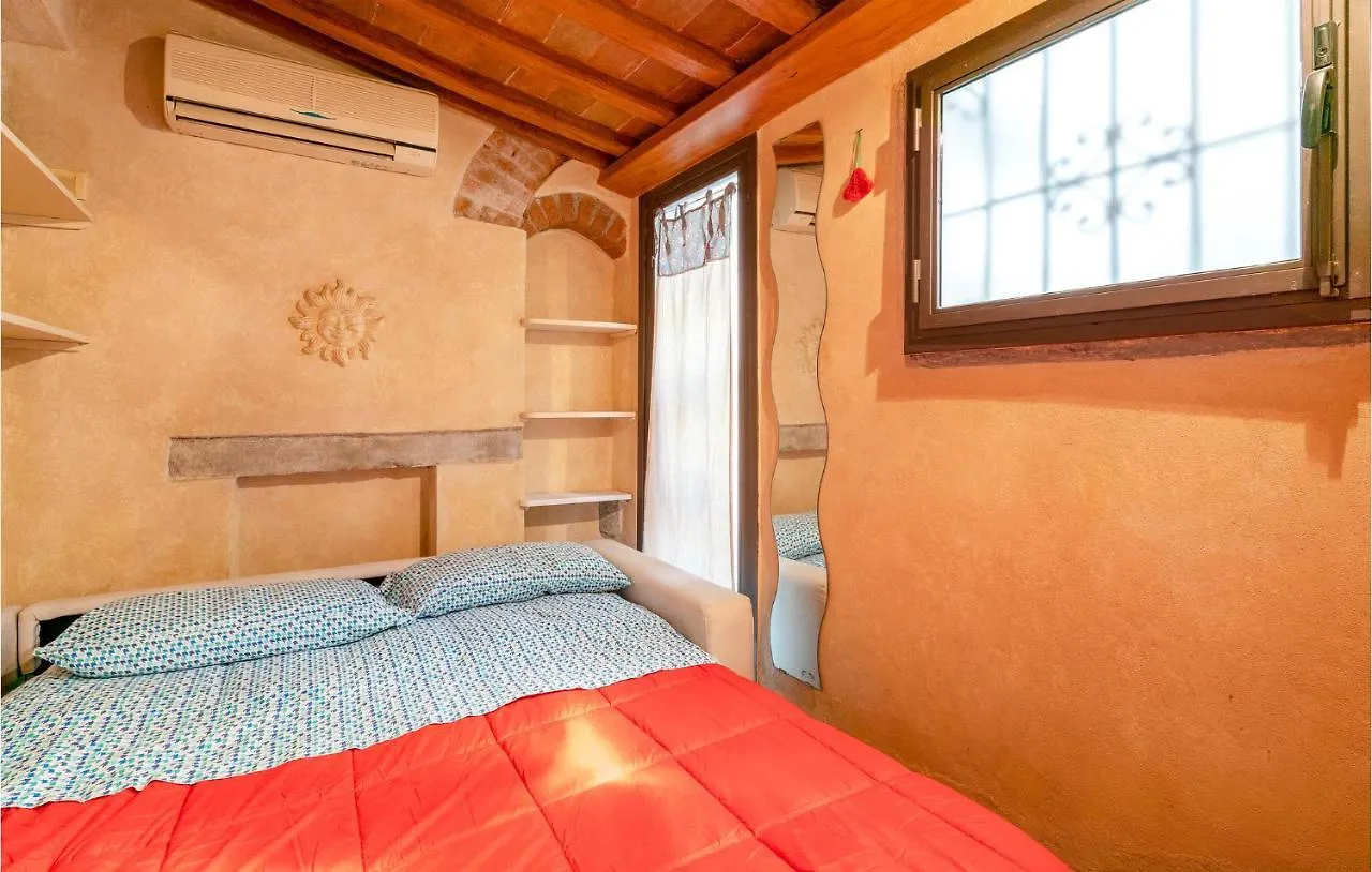 Amazing Apartment In Firenze With Kitchen